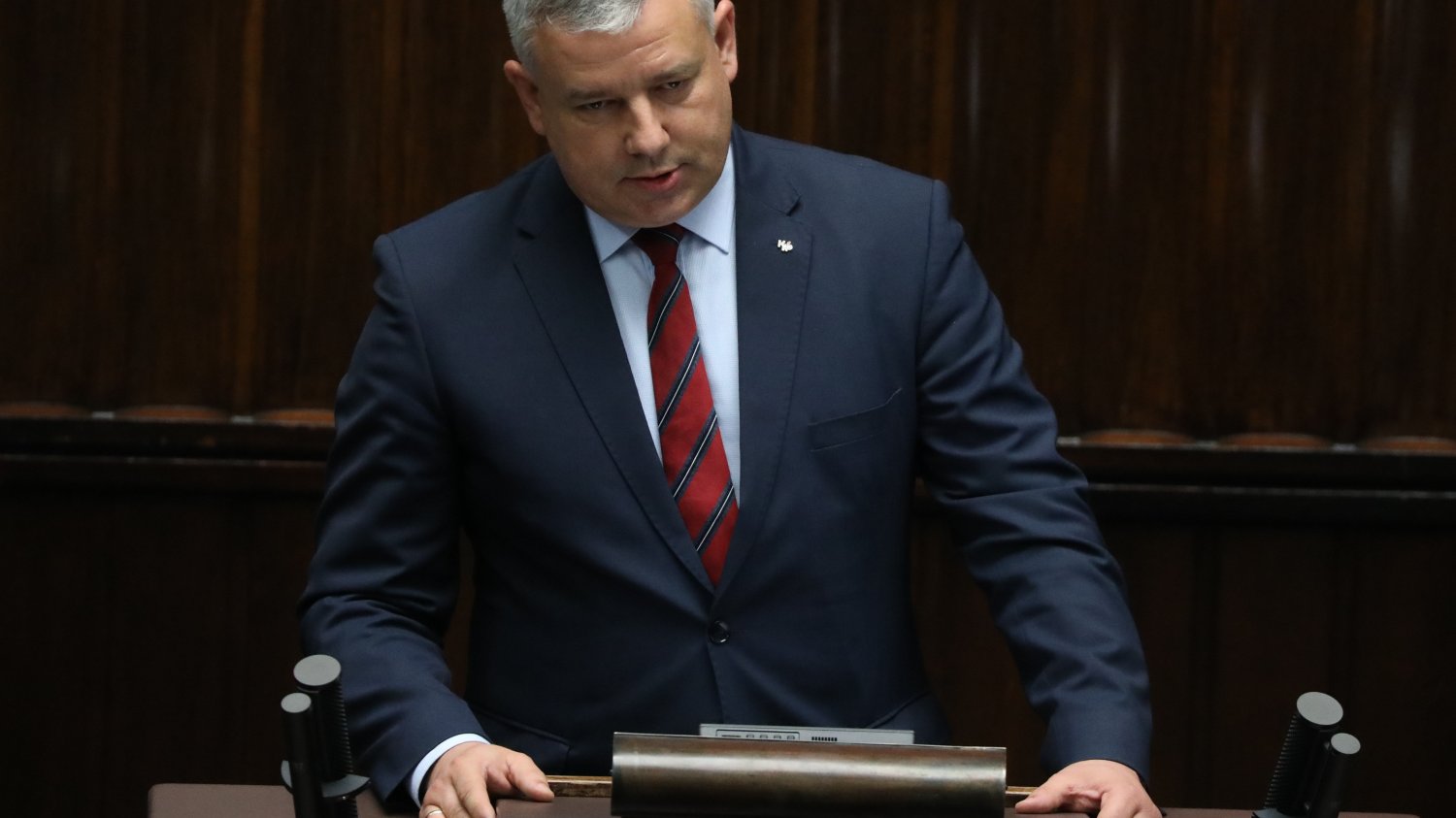 Piotr Dziedzic jest urzędnikiem z wieloletnim stażem.