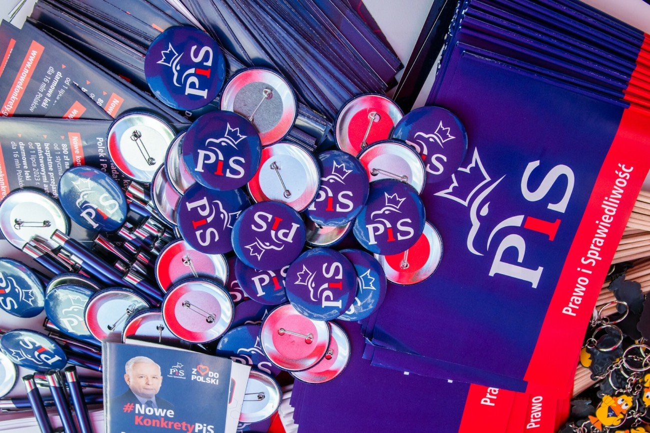 PiS omija kodeks wyborczy i prowadzi kampanię wyborczą.