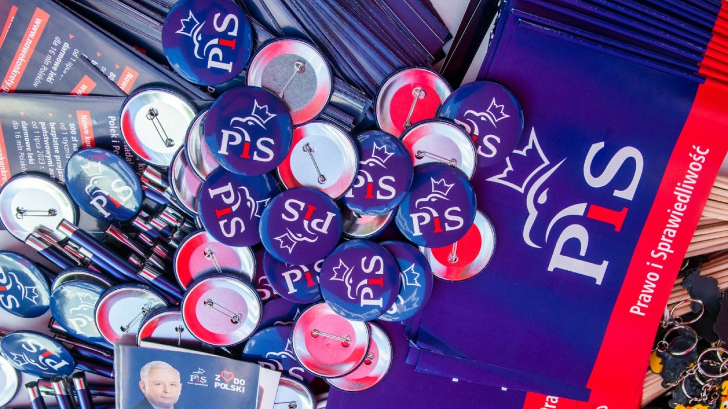 PiS omija kodeks wyborczy i prowadzi kampanię wyborczą.