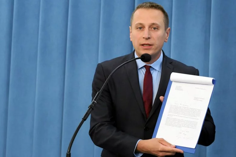 Krzysztof Brejza i jego rodzina są obiektem coraz bardziej zaciekłych ataków ze strony zwolenników dobrej zmiany. Poseł twierdzi, że się nie podda.