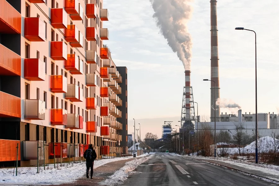 Odnawialne źródła energii będą musiały w końcu zastąpić energetykę opartą na węglu. Im szybciej, tym lepiej.