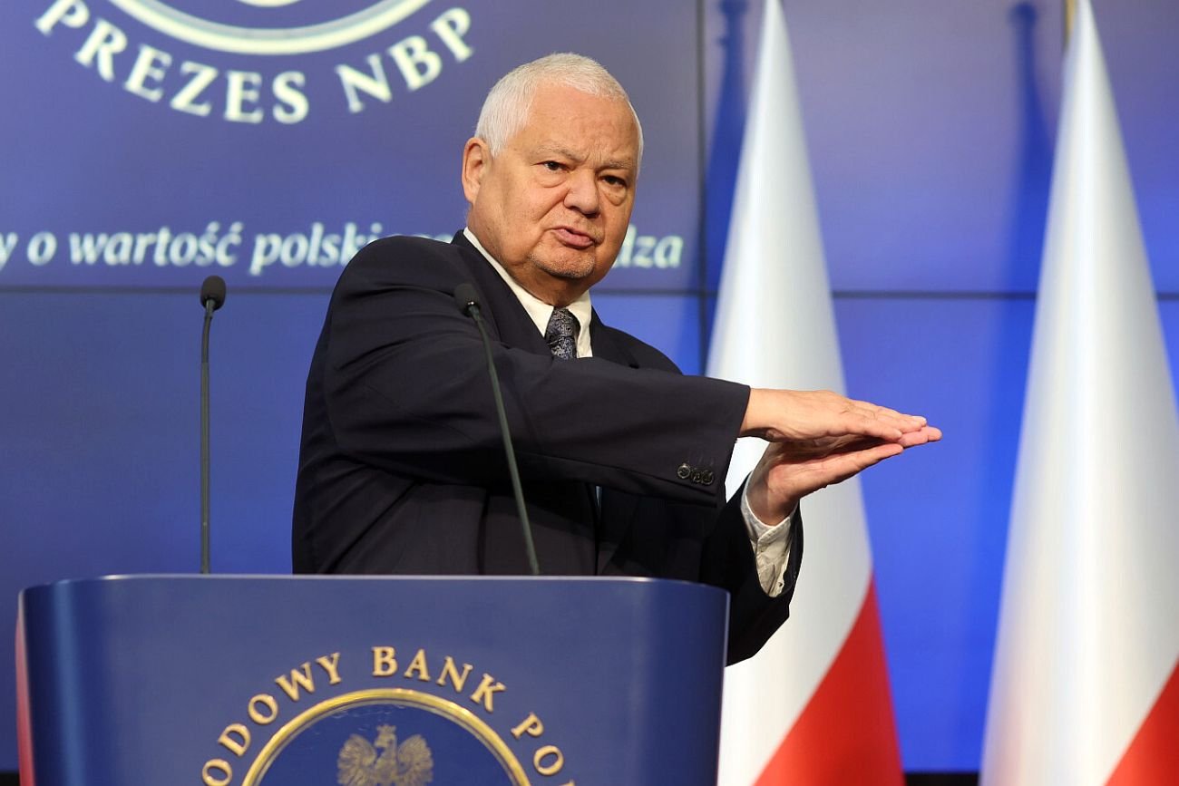 Hitler wygrał demokratyczne wybory w Niemczech, bo wprowadził różne wydatki socjalne - mówi prezes NBP.