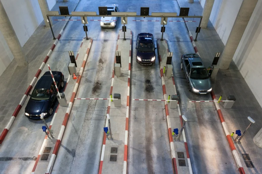 Detekcja i identyfikacja obiektów, nawet kilkuset w czasie kilku sekund, to jedna z kluczowych cech produktów STG.