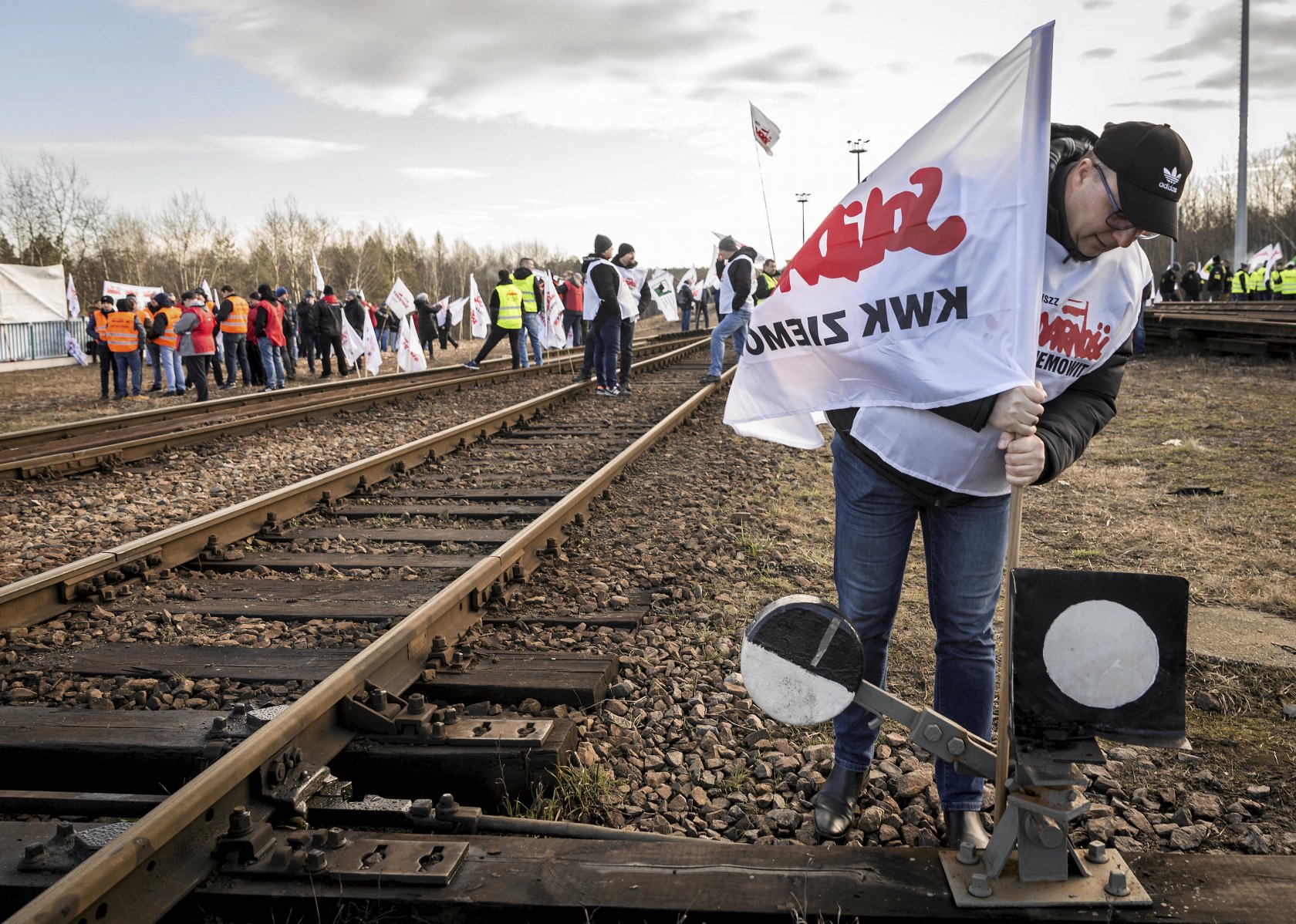 Związkowi górnicy blokują tory w Sławkowie (woj. śląskie), którymi importowany jest węgiel ze wschodu.