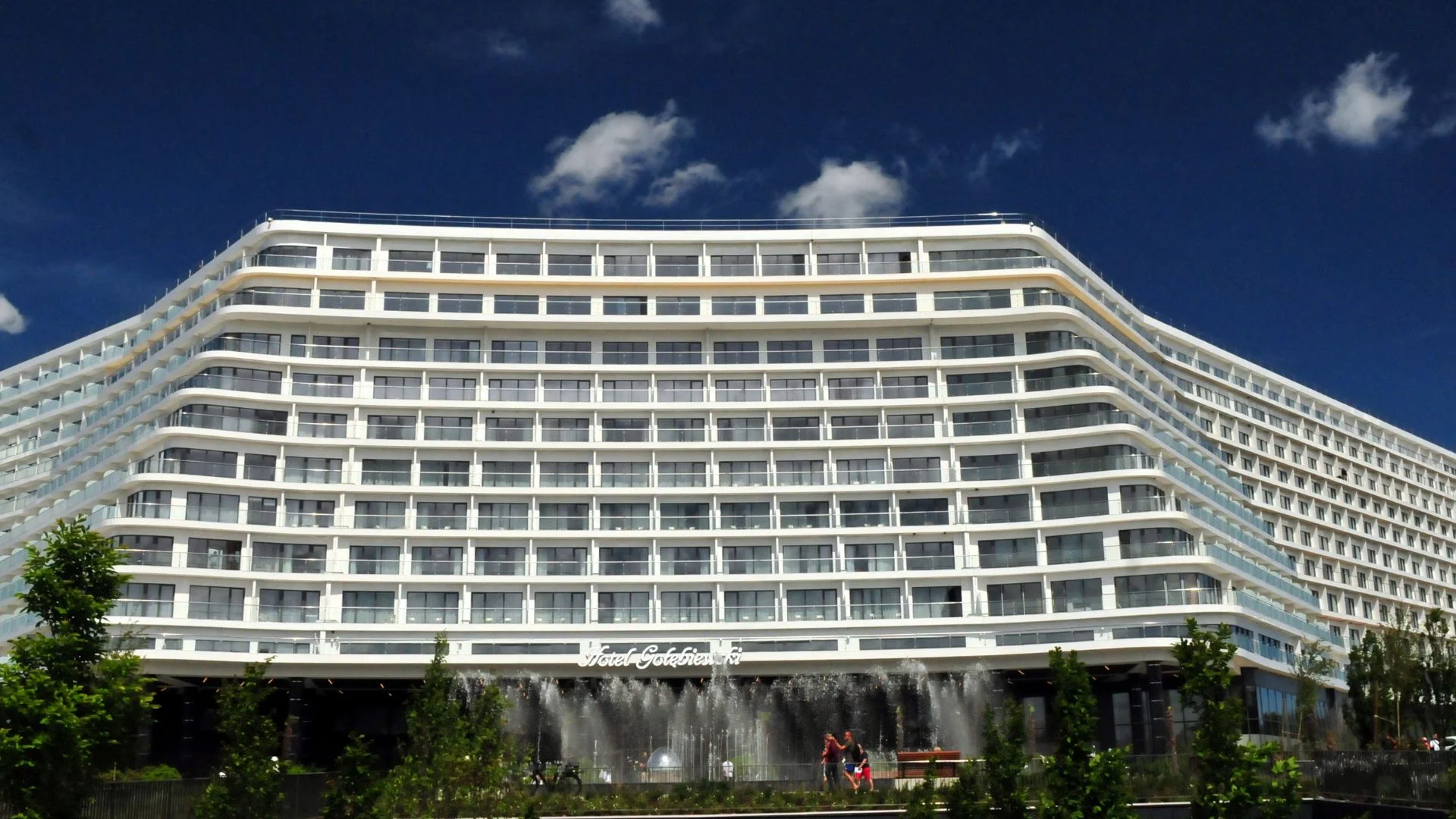 Hotel Gołębiewski w Pobierowie ściągnął tłumy. Wiemy, ilu miał gości w wakacje