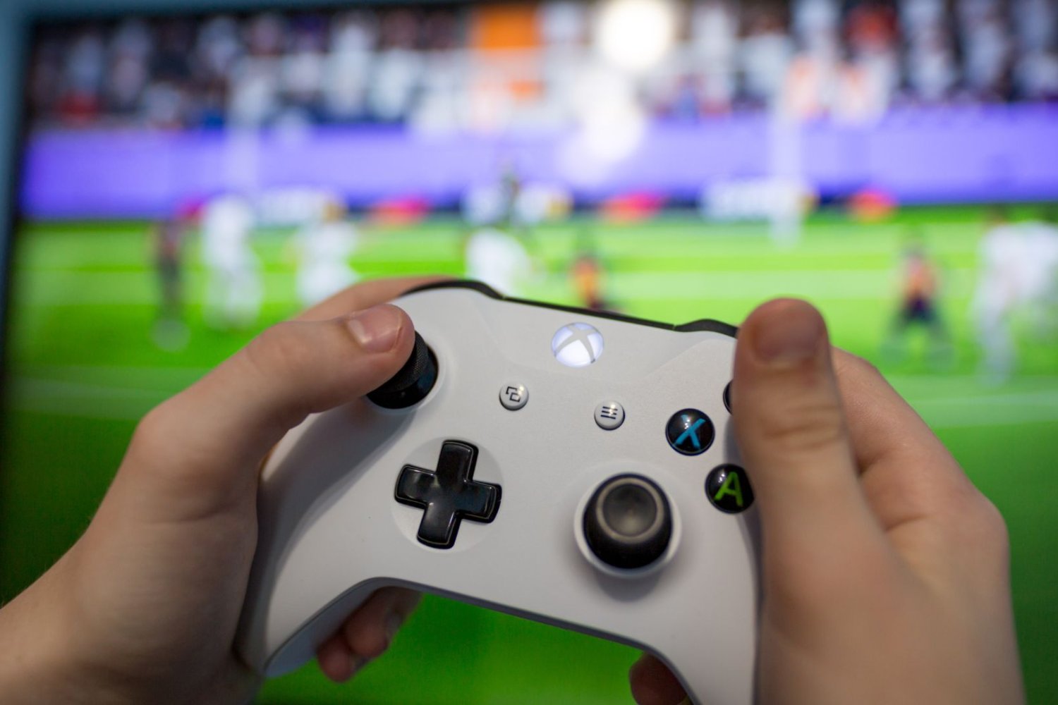 Microsoft zrobił czystki nad Wisłą. "Zawinął całe działy, zwolnił ludzi i tyle" Granie na XBOX.