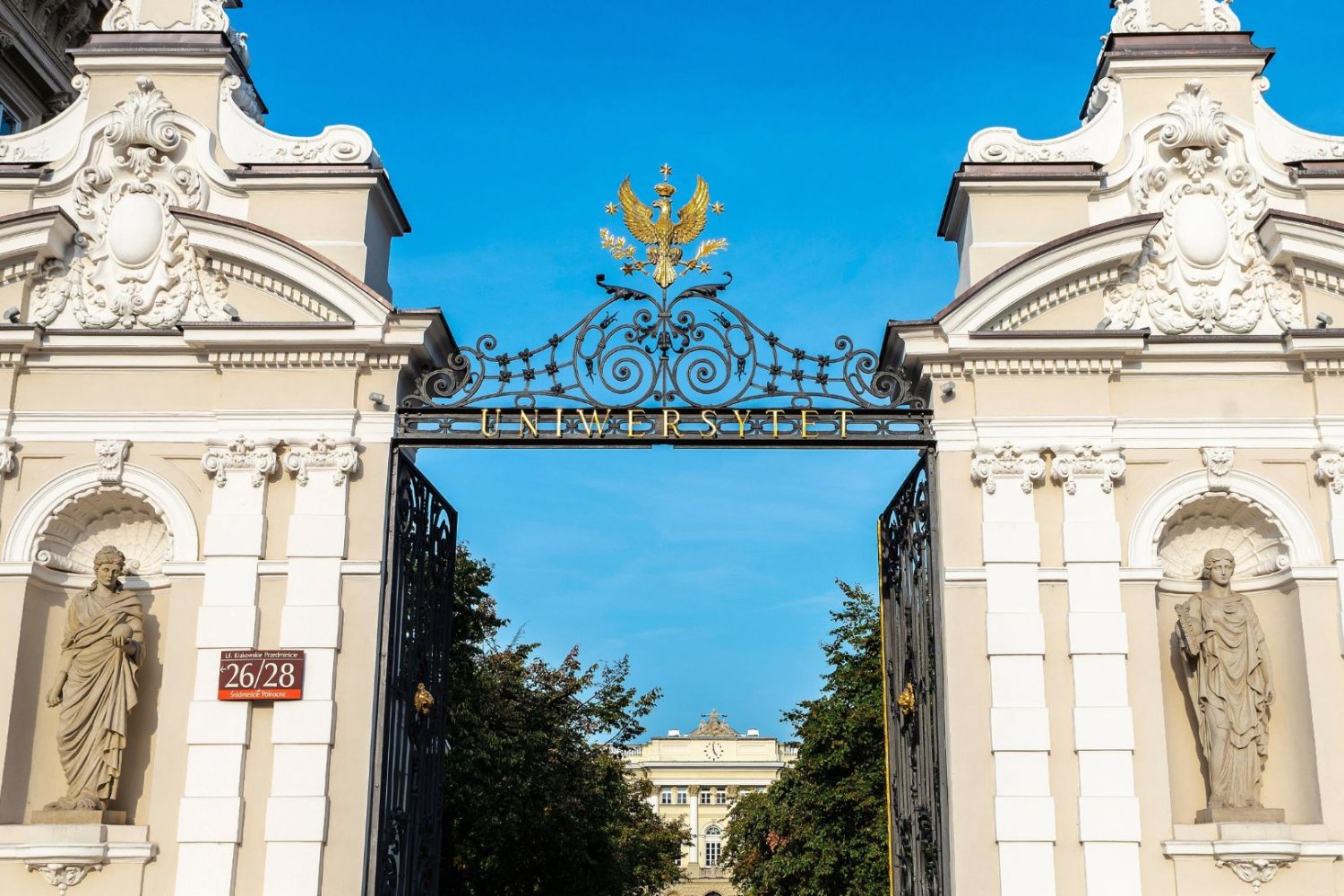Polski uniwersytet w światowej czołówce. Jego studenci podbijają Dolinę Krzemową Bramy Uniwersytetu Warszawskiego