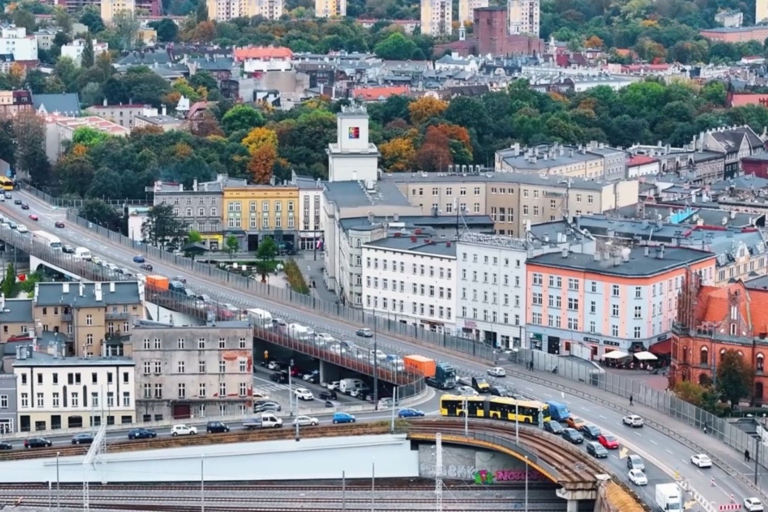 Auta wrócą na estakadę w Chorzowie? Są konkretne warunki i ważny termin. Droga w centrum miasta.