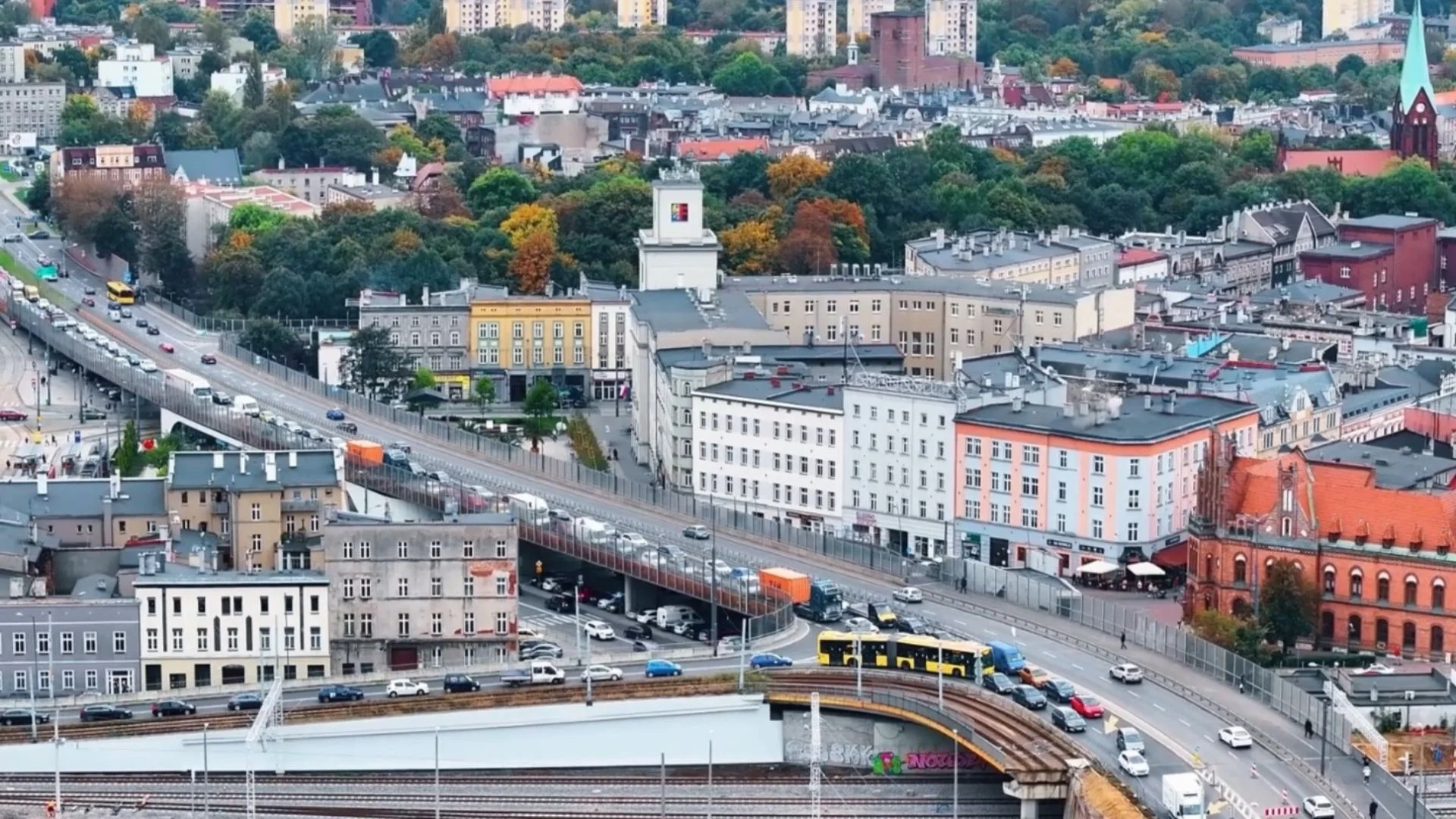 Auta wrócą na estakadę w Chorzowie? Są konkretne warunki i ważny termin. Droga w centrum miasta.