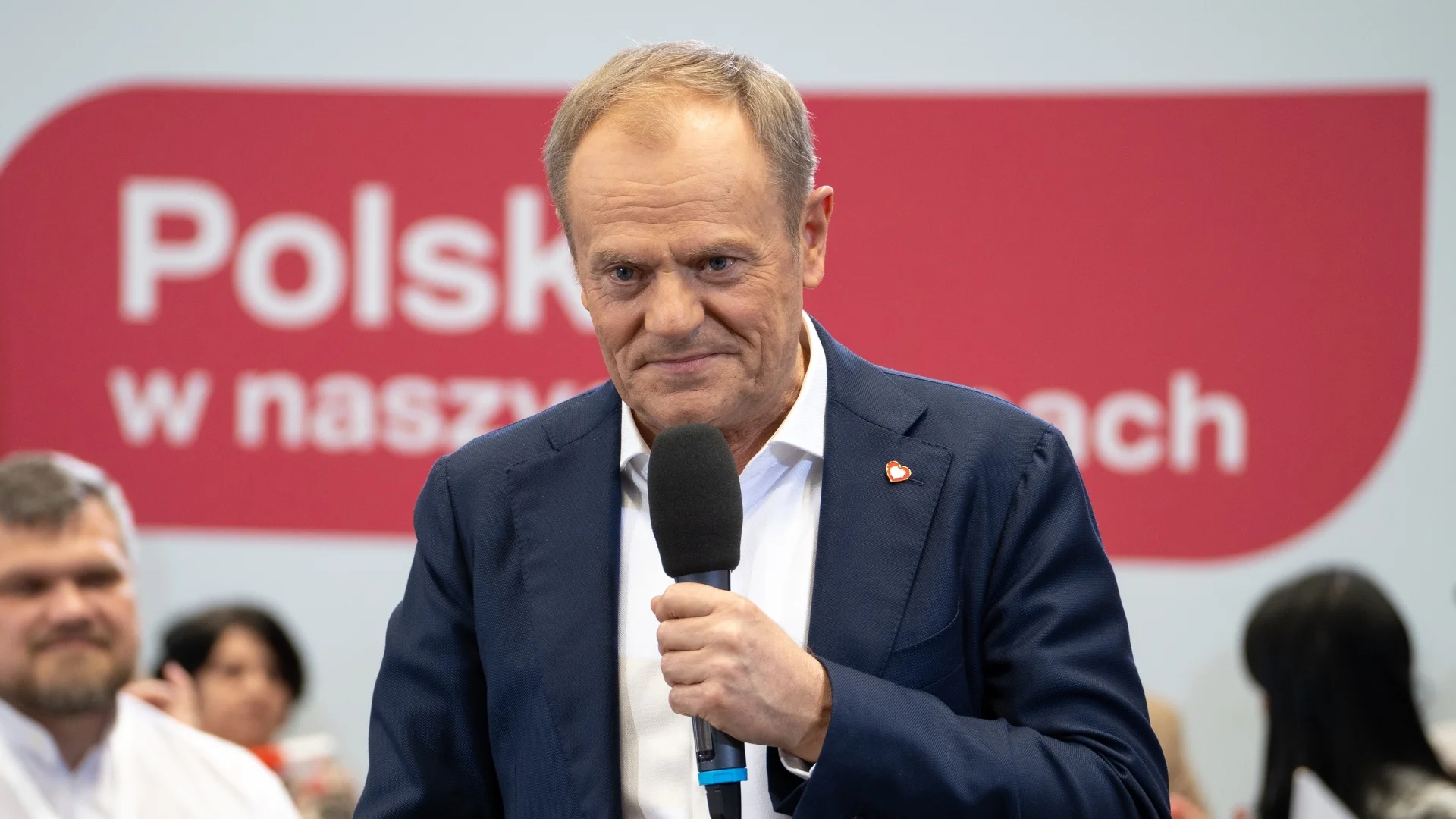 Donald Tusk ogłasza zmiany w 800 plus. Koniec z corocznym składaniem wniosków