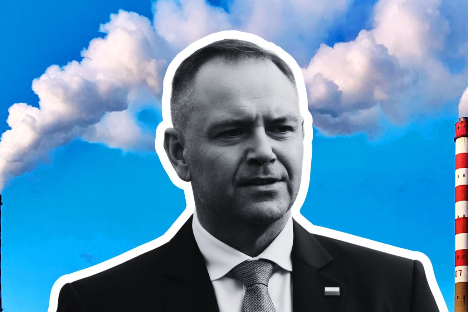Karol Nawrocki na tle kominów