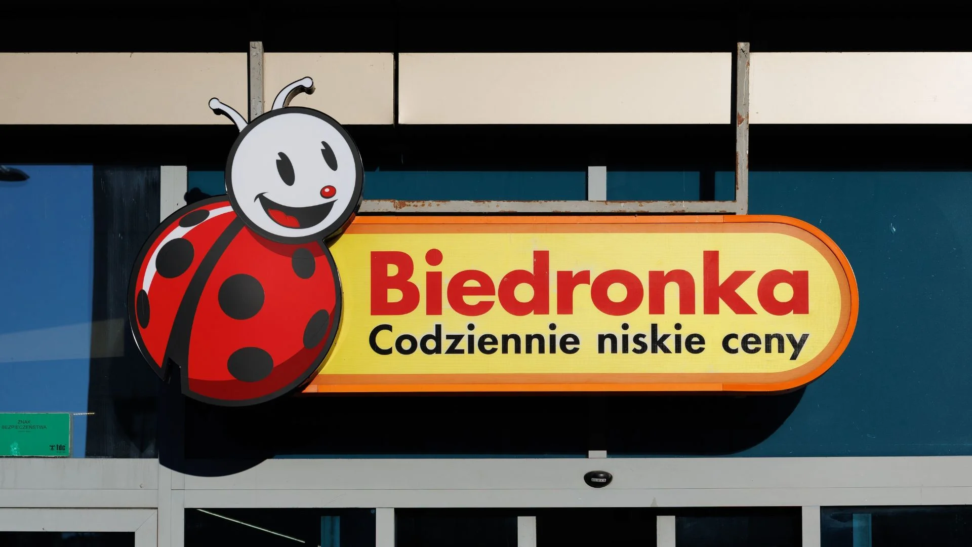 Biedronka odpala hit na jesień. Klienci ruszą po torebki Próchnika