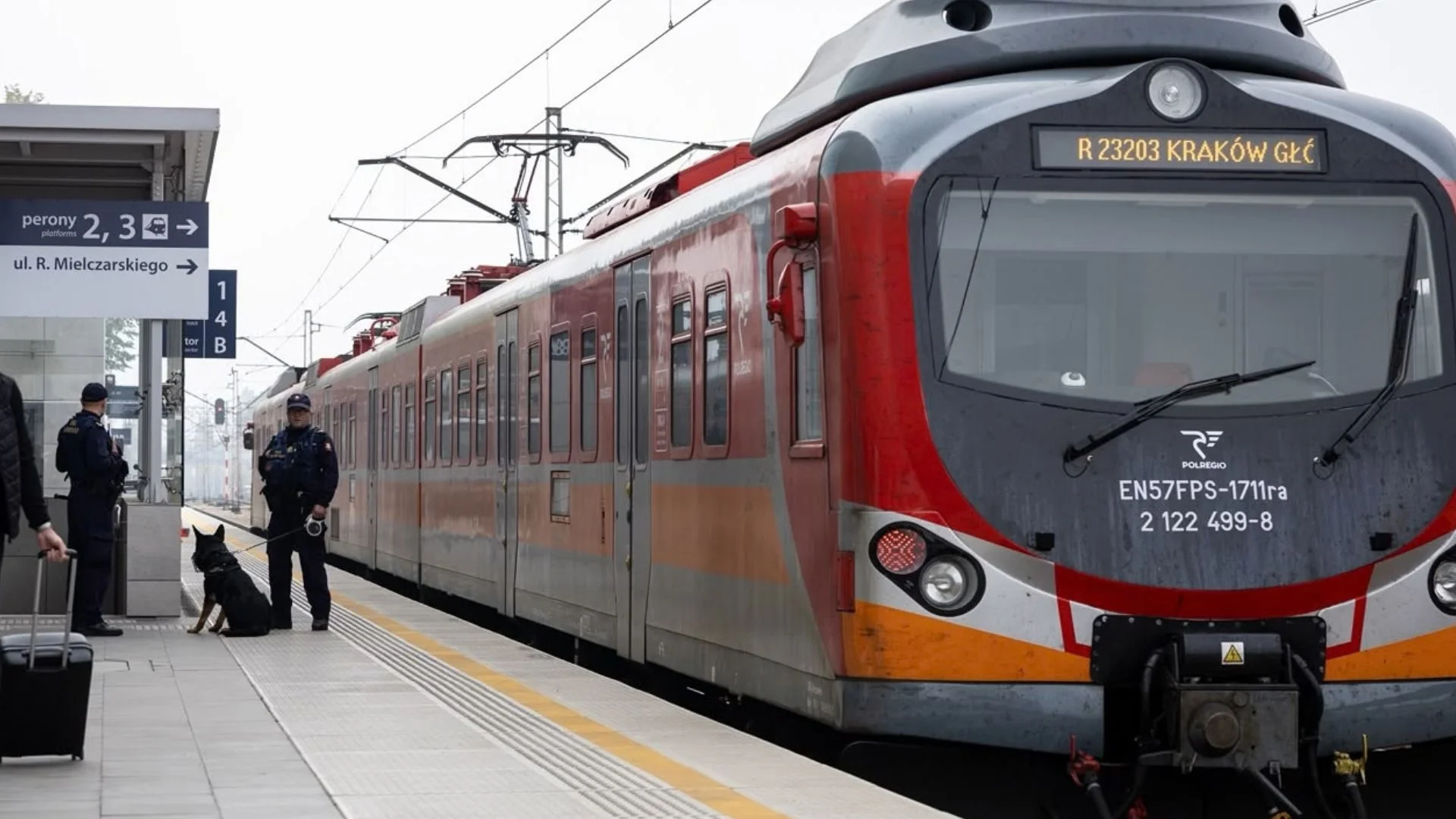 Czekali na to 26 lat. Od 2 stycznia pociąg znów zatrzyma się w Staszowie