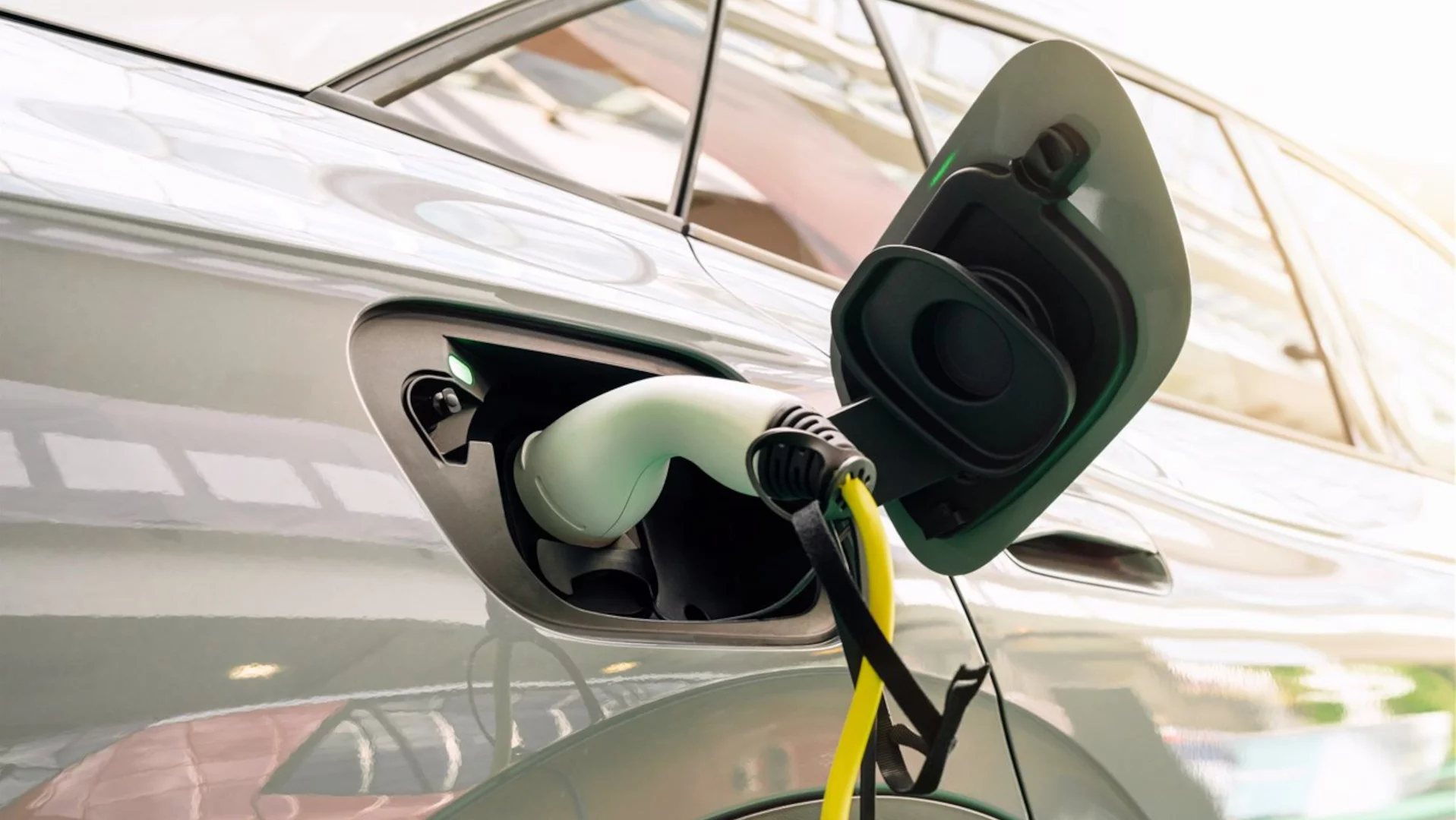 Ile naprawdę wart jest używany elektryk? Odpowiedź coraz częściej kryje się w baterii