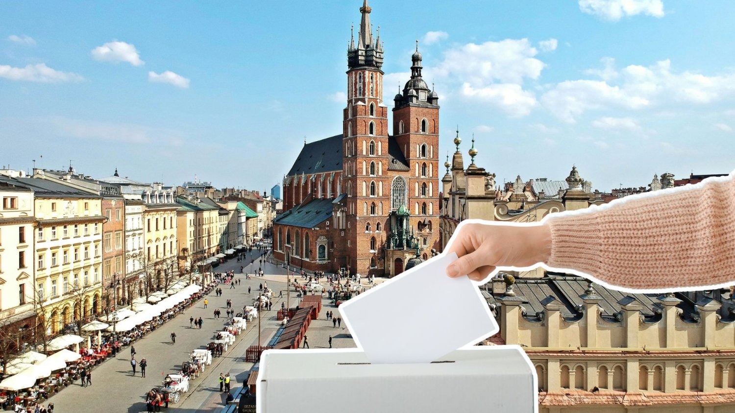 Kraków wybrał w I turze. Decydujące starcie już 11 października. Panorama rynku w Krakowie, urna na głosy.