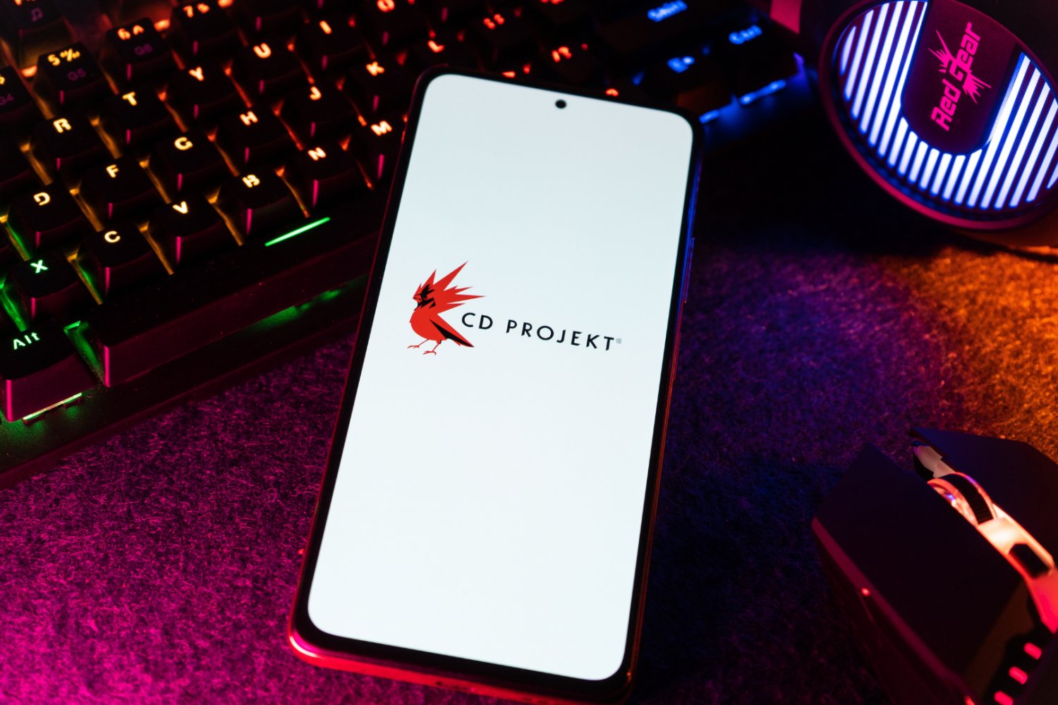 Logo CD Projekt na smartfonie