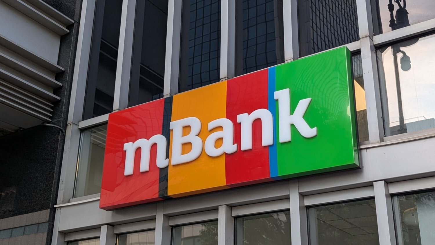Poważna awaria w mBanku. Aplikacja i serwis transakcyjny nie działają, bank wydał komunikat