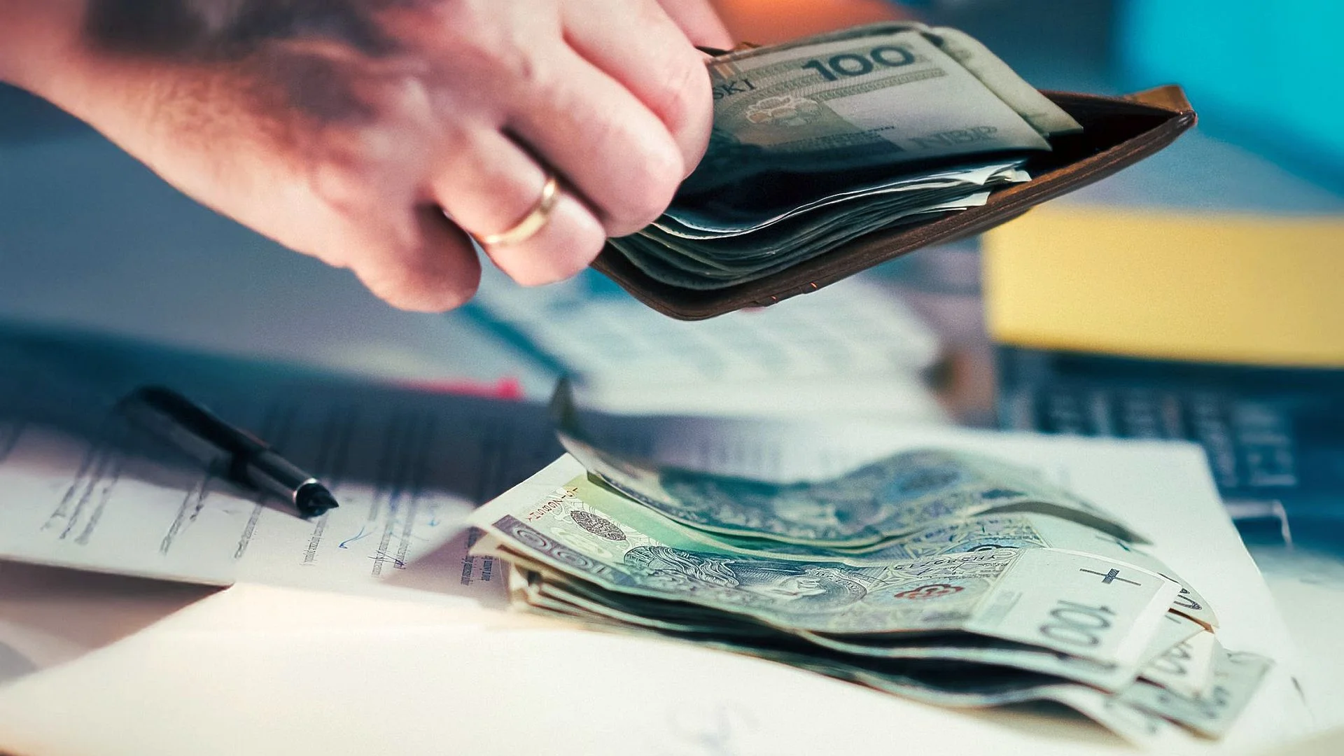 Prawie 9400 złotych brutto. Cieszymy się z podwyżek, ale lipiec przyniesie pułapkę
