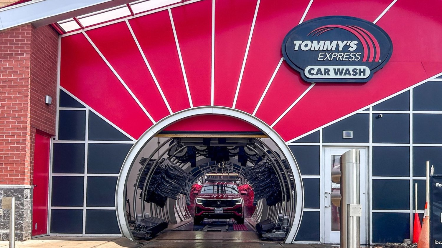 myjnia samochodowa Tommy’s Express.