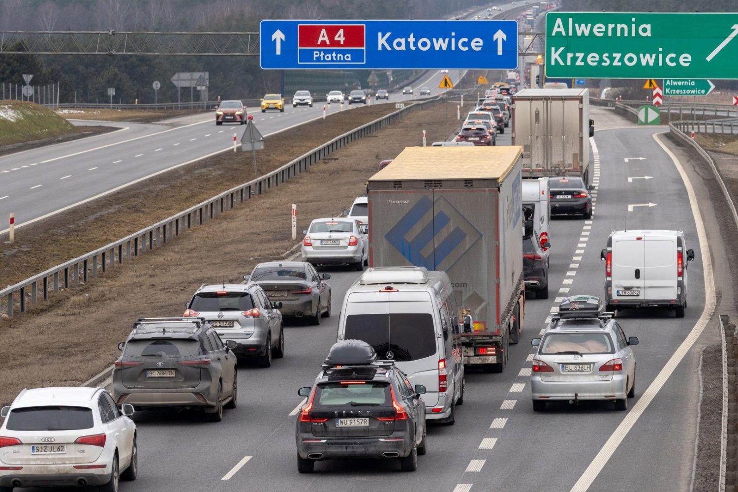 samochody na drodze w kierunku Katowic.
