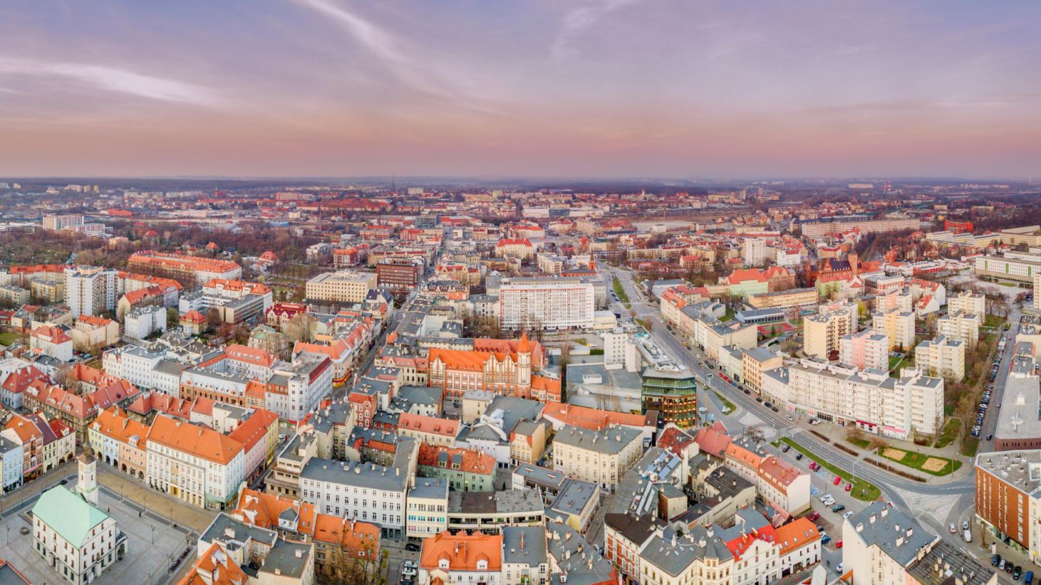 Lotnisko w Gliwicach zyska nowy symbol. Nowoczesna wieża zmieni panoramę miasta Panorama Gliwic. Studenci zaprojektowali wieżę, która odmieni panoramę Gliwic. Wniosek o budowę już złożony