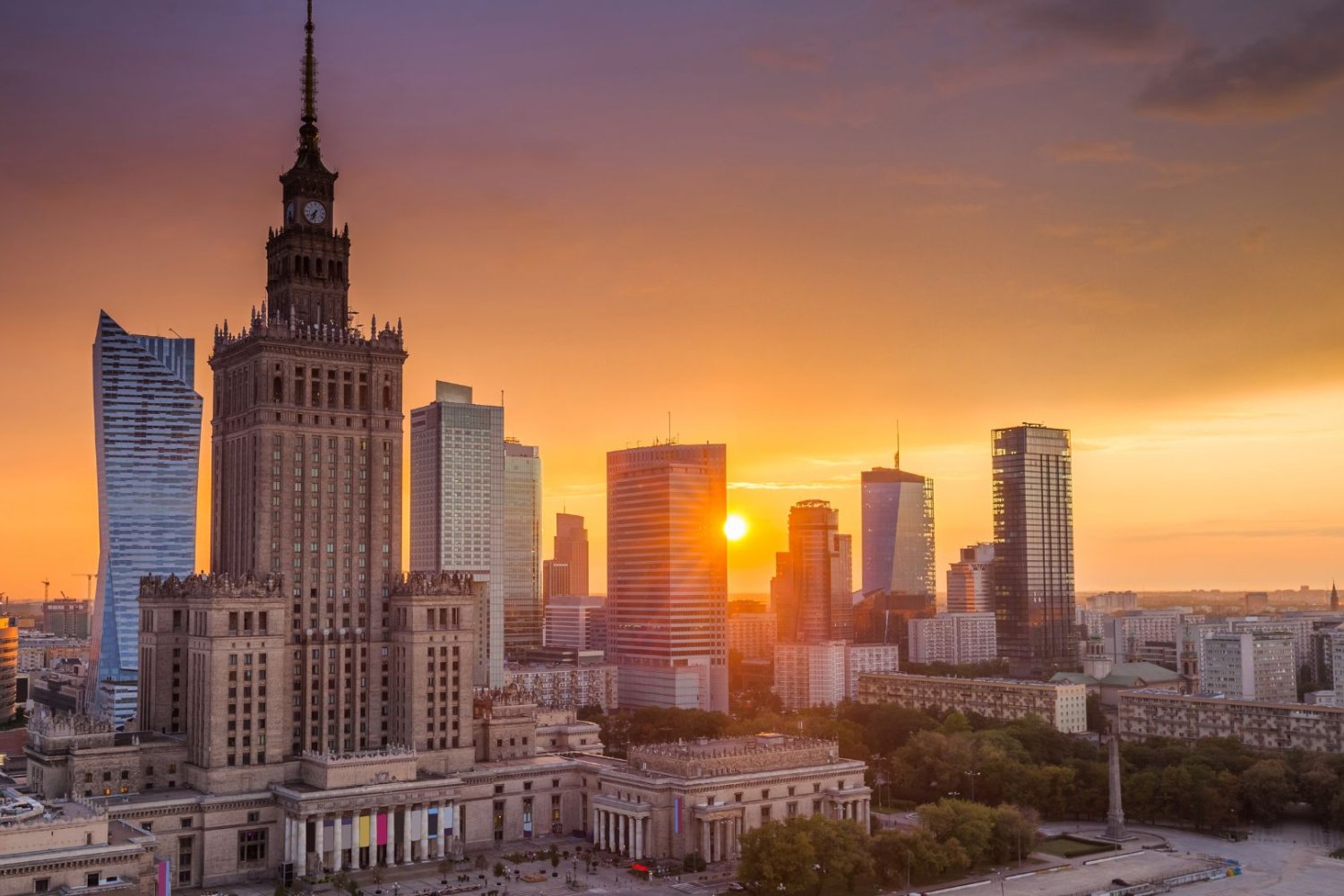 Warszawa dogoniła i wyprzedza Berlin. Jest już więcej niż miastem partnerskim Panorama Warszawy.