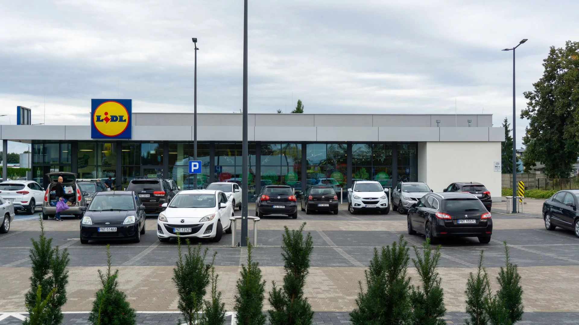 Lidl ma nowy system parkingowy. Kamery ruszyły na łowy, a kierowcy drżą