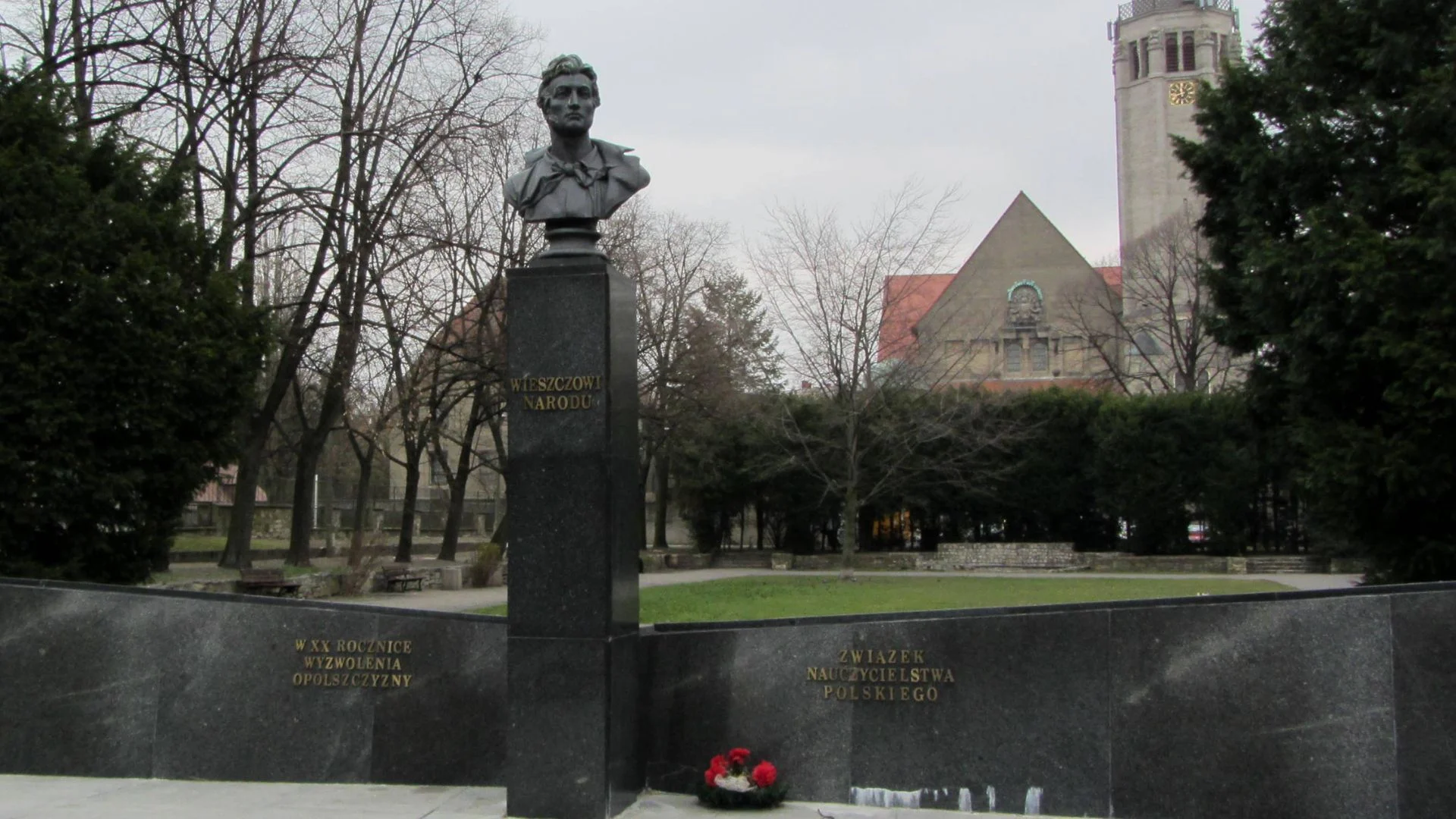 Plac Mickiewicza w Opolu