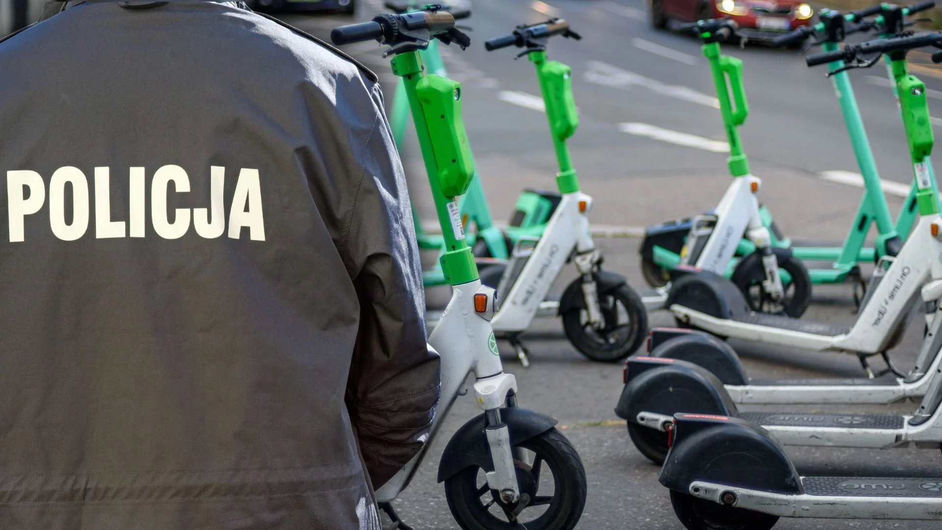 Kary za jazdę hulajnogą elektryczną. Ponad 30 tys. zł mandatów w 1 weekend