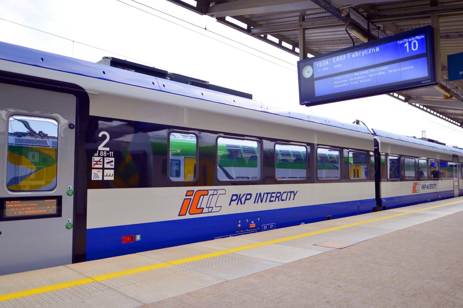 pociąg PKP Intecity.