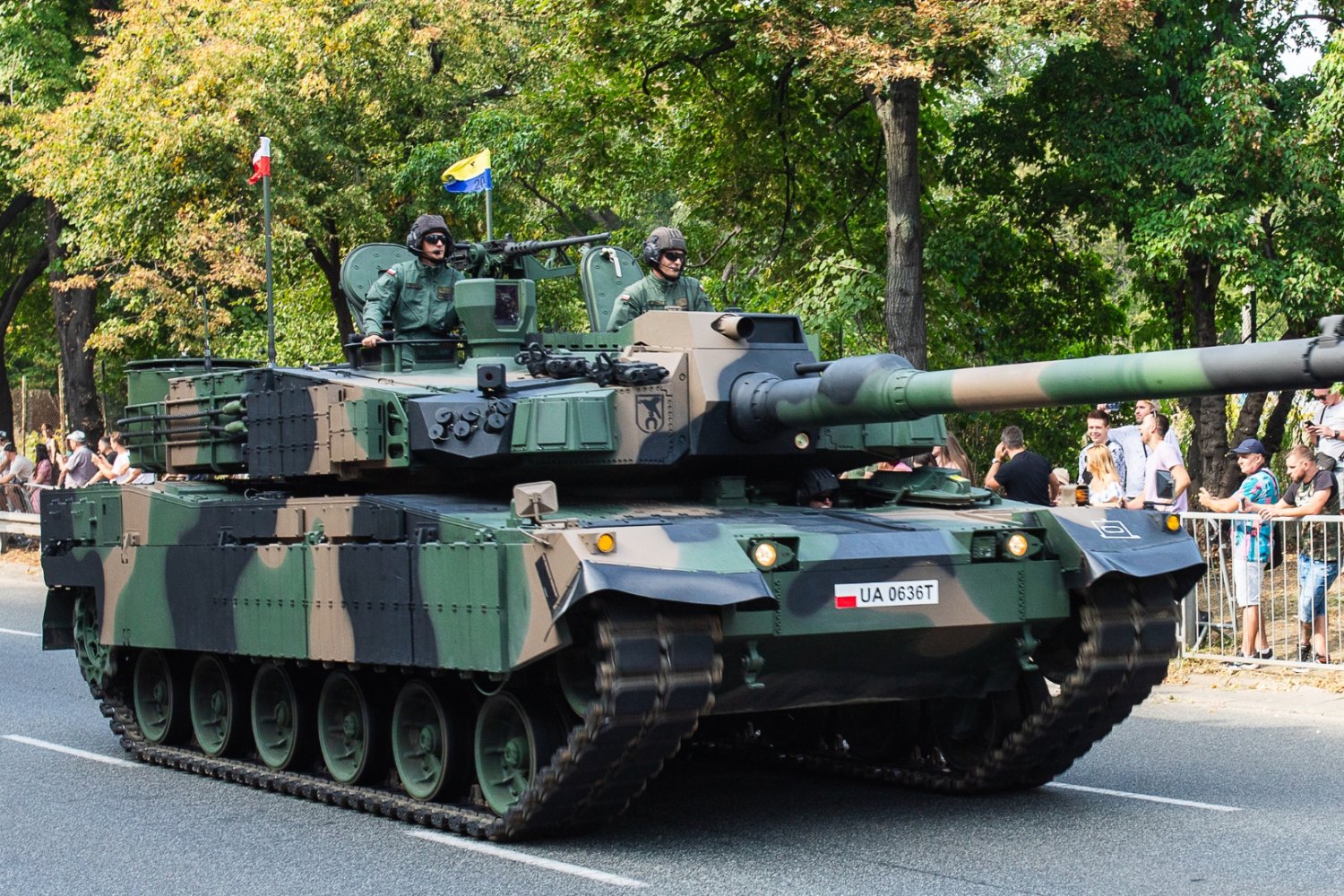 Polski czołg podczas defilady.