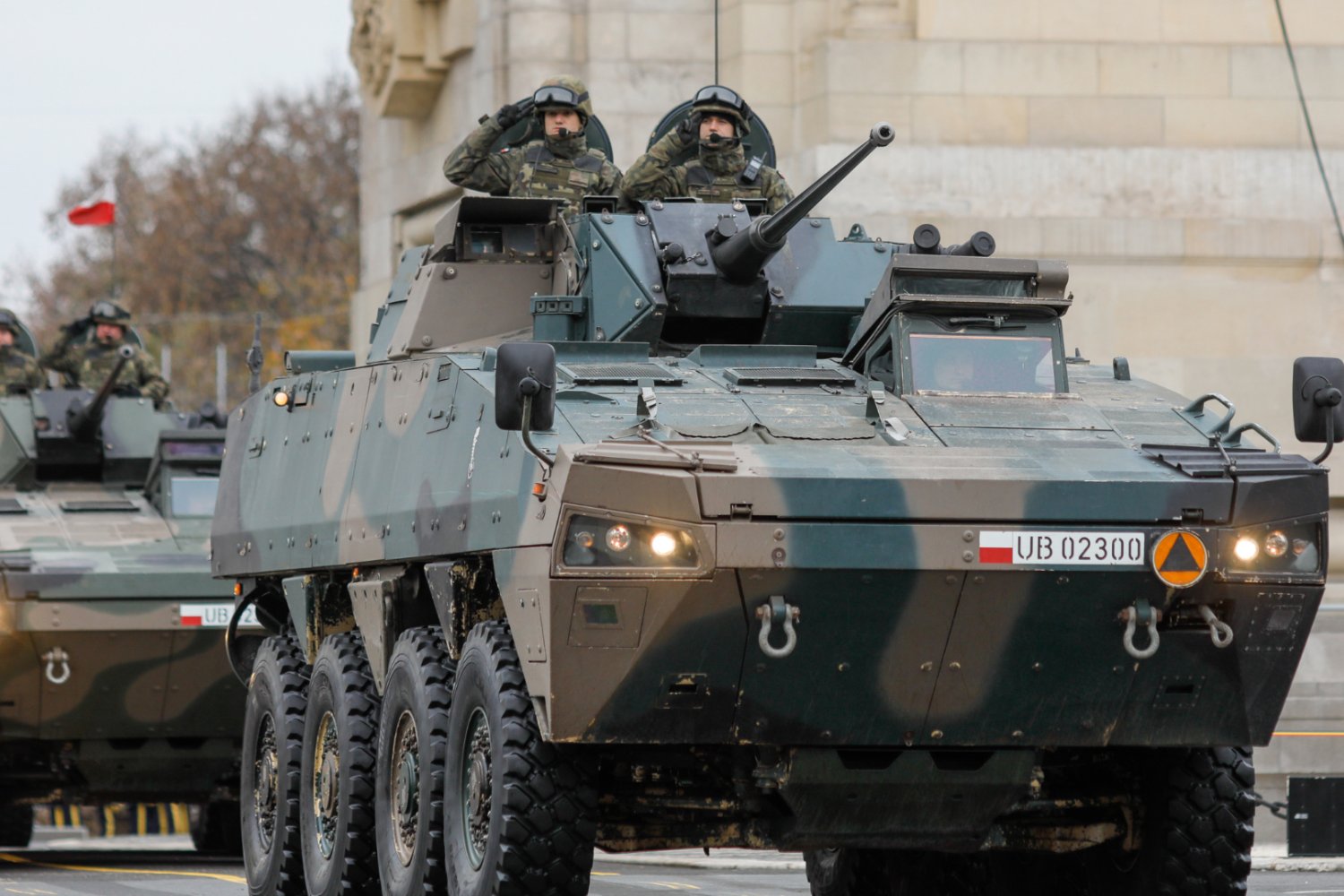 Polskie Rosomaki na defiladzie w Bukareszcie.