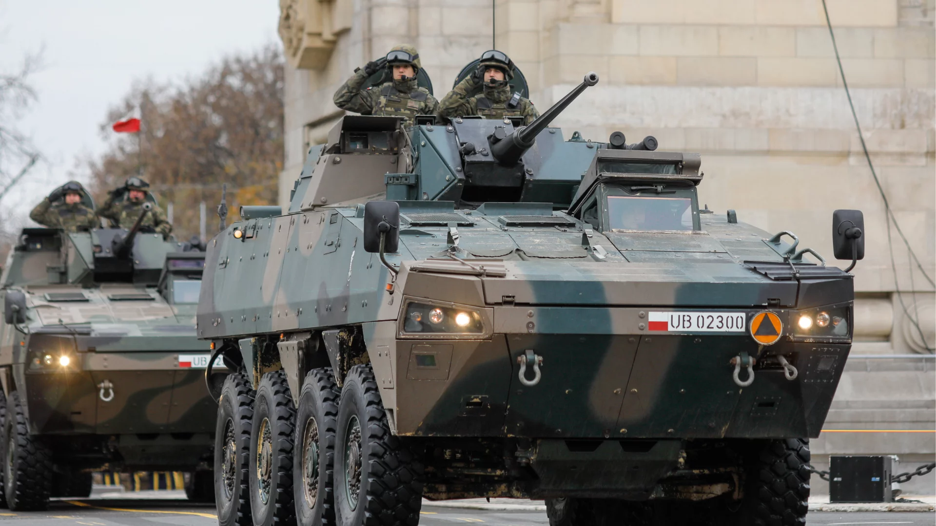 Polskie Rosomaki na defiladzie w Bukareszcie.