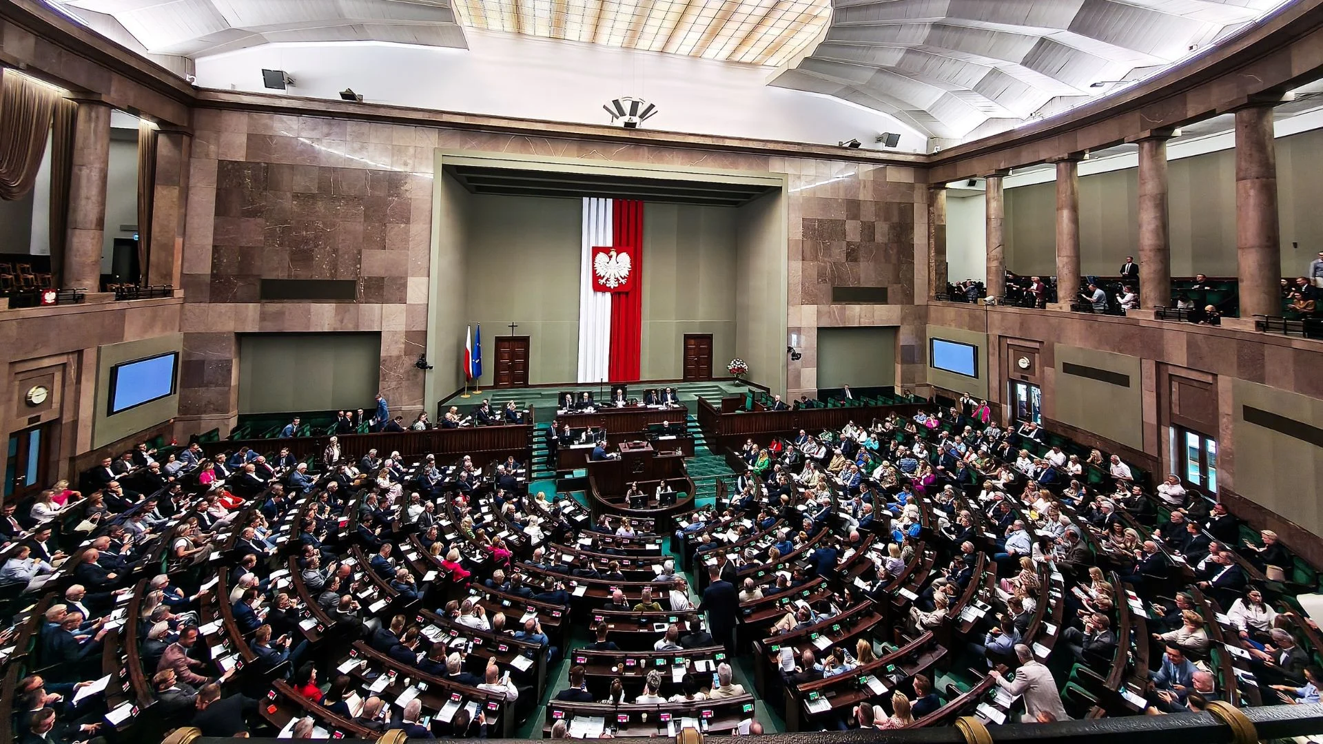 Sejm nie odrzucił weta Nawrockiego. Ustawa o kryptowalutach znów utknęła