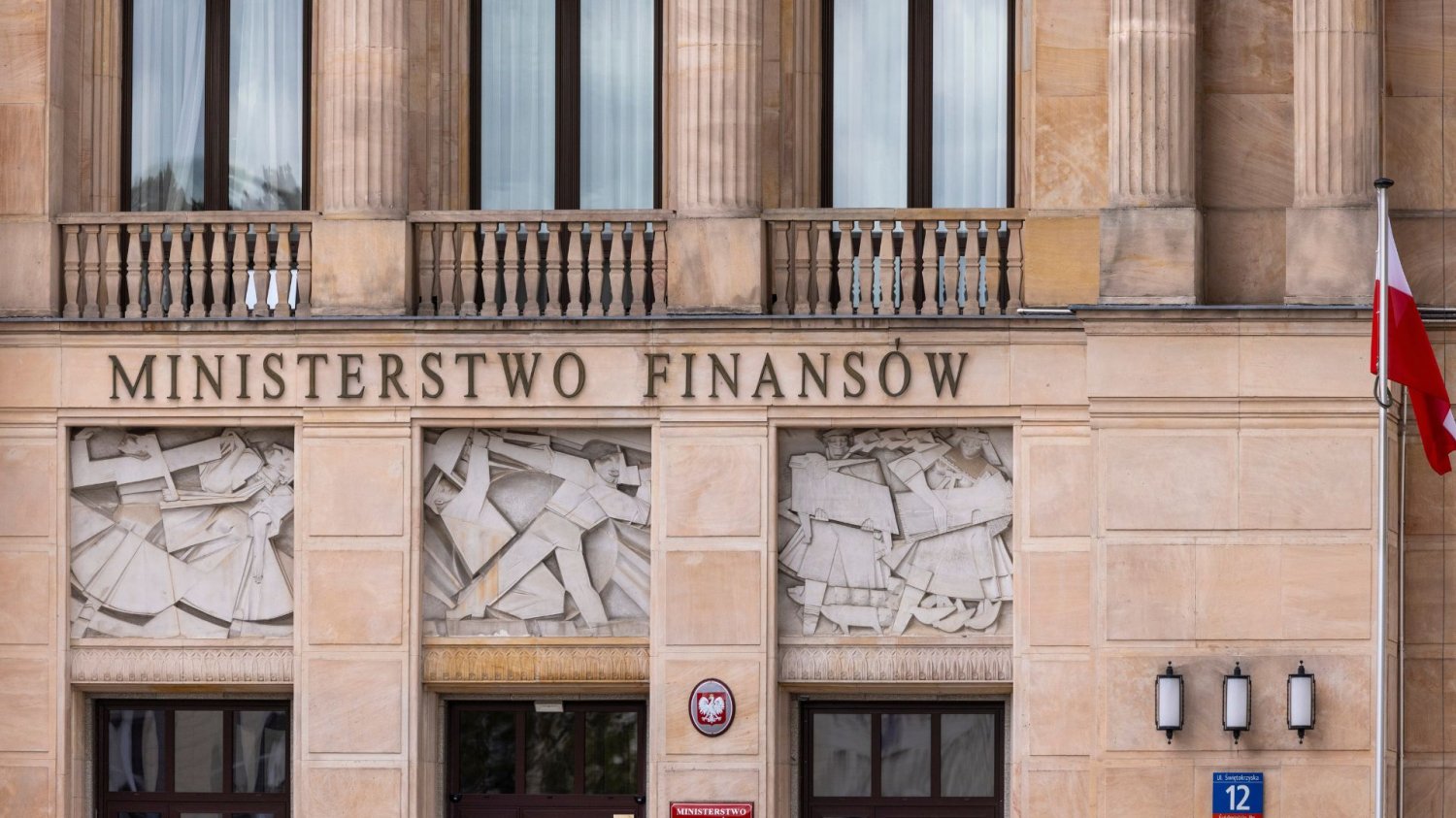 Siedziba Ministerstwa Finansów. Ministerstwo Finansów chce dobrać się do fundacji rodzinnych. Na drodze może stanąć Nawrocki