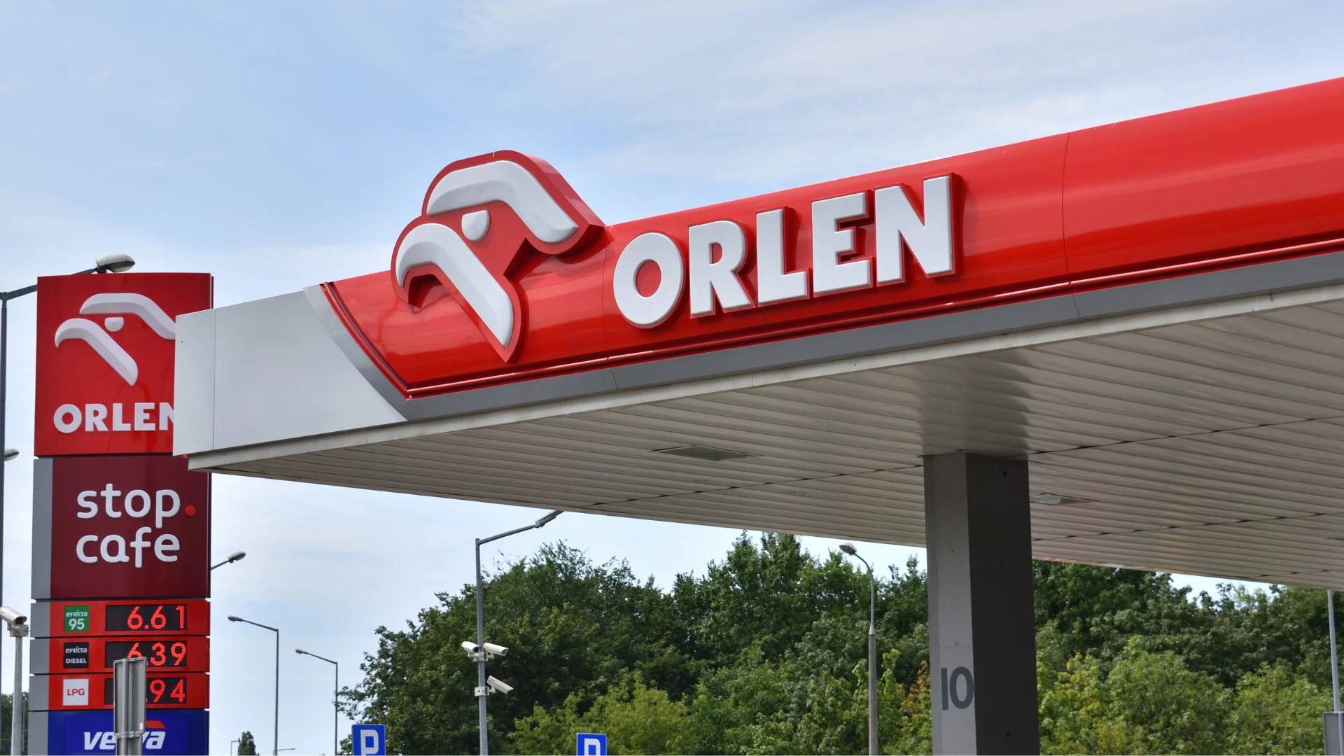 Kurs akcji Orlenu rośnie. Koncern reaguje na doniesienia z Bliskiego Wschodu