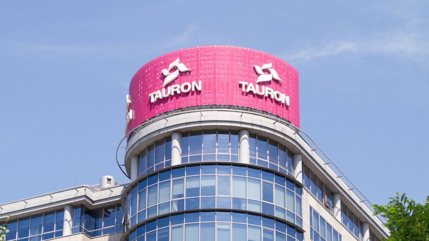 TAURON tnie ceny prądu w weekendy o 90 proc: Nadchodzi energetyczne eldorado. TAURON.
