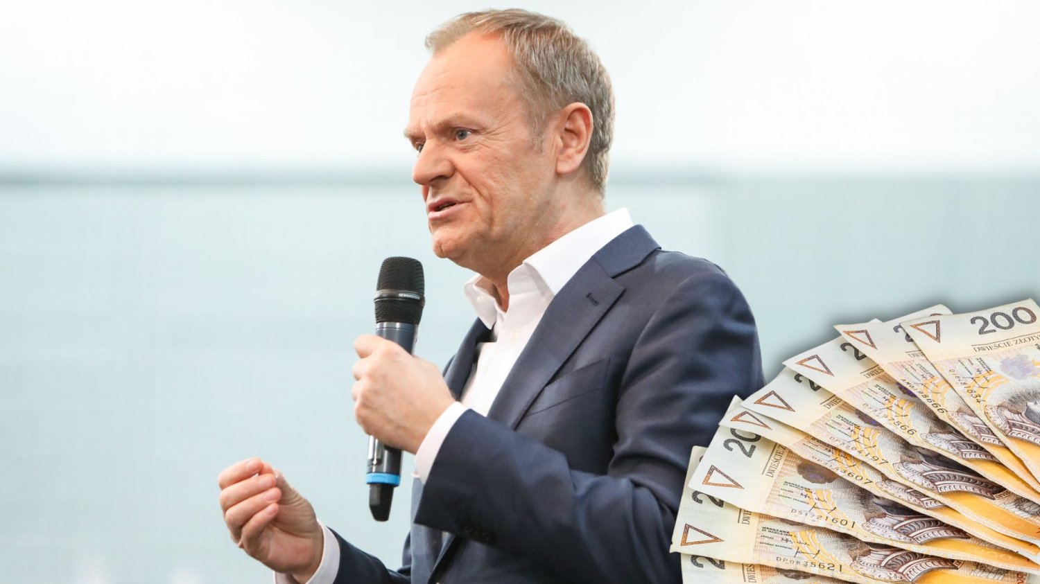 Premier Donald Tusk, pieniądze.