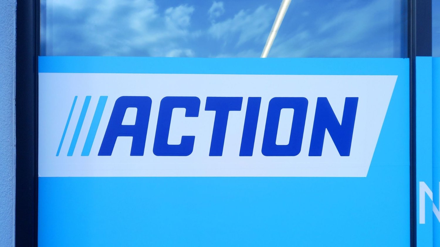 Action rzuca koło ratunkowe na upały. Te chłodzące produkty uratują twój sen. Sklep Action.
