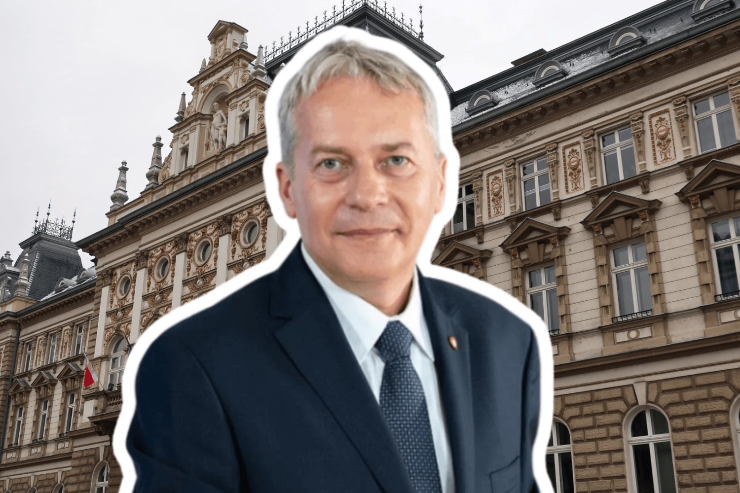 Marszałek województwa śląskiego ma w nosie słowa premiera. wojciech saługa, w tle ratusz w Bielsku-Białej