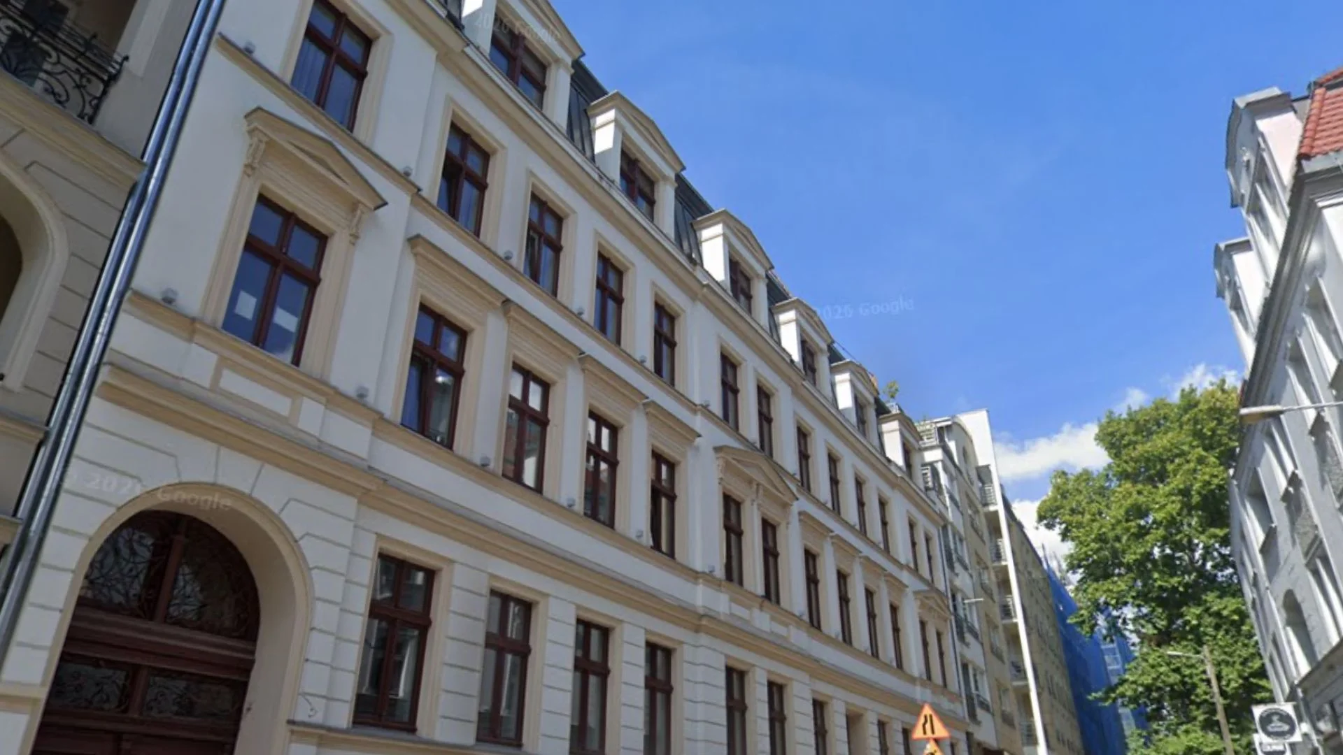 Deweloper zrobił 56 lokali z 22 mieszkań. Nadzór budowlany kazał wszystko cofnąć. kamienica.