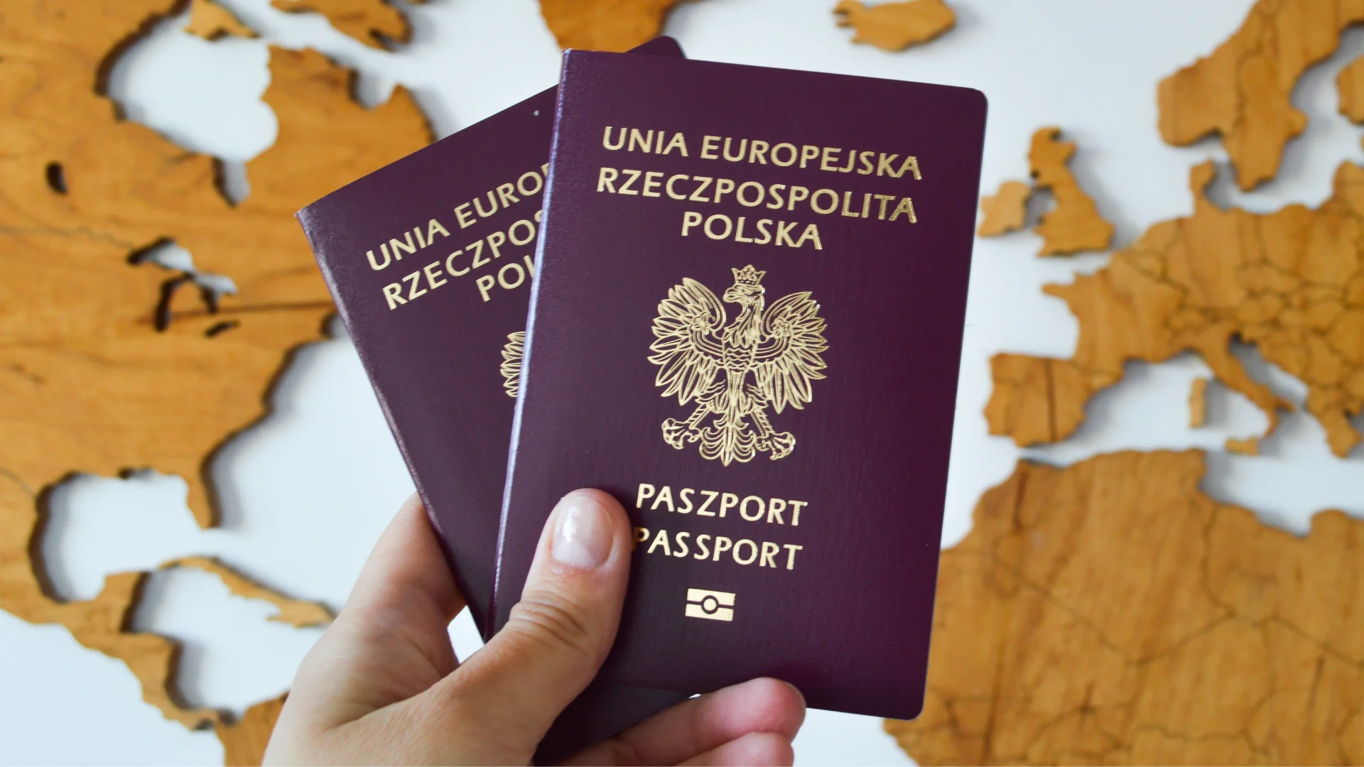 Polski paszport pokonał USA i Kanadę. Mały dokument z ogromną siłą