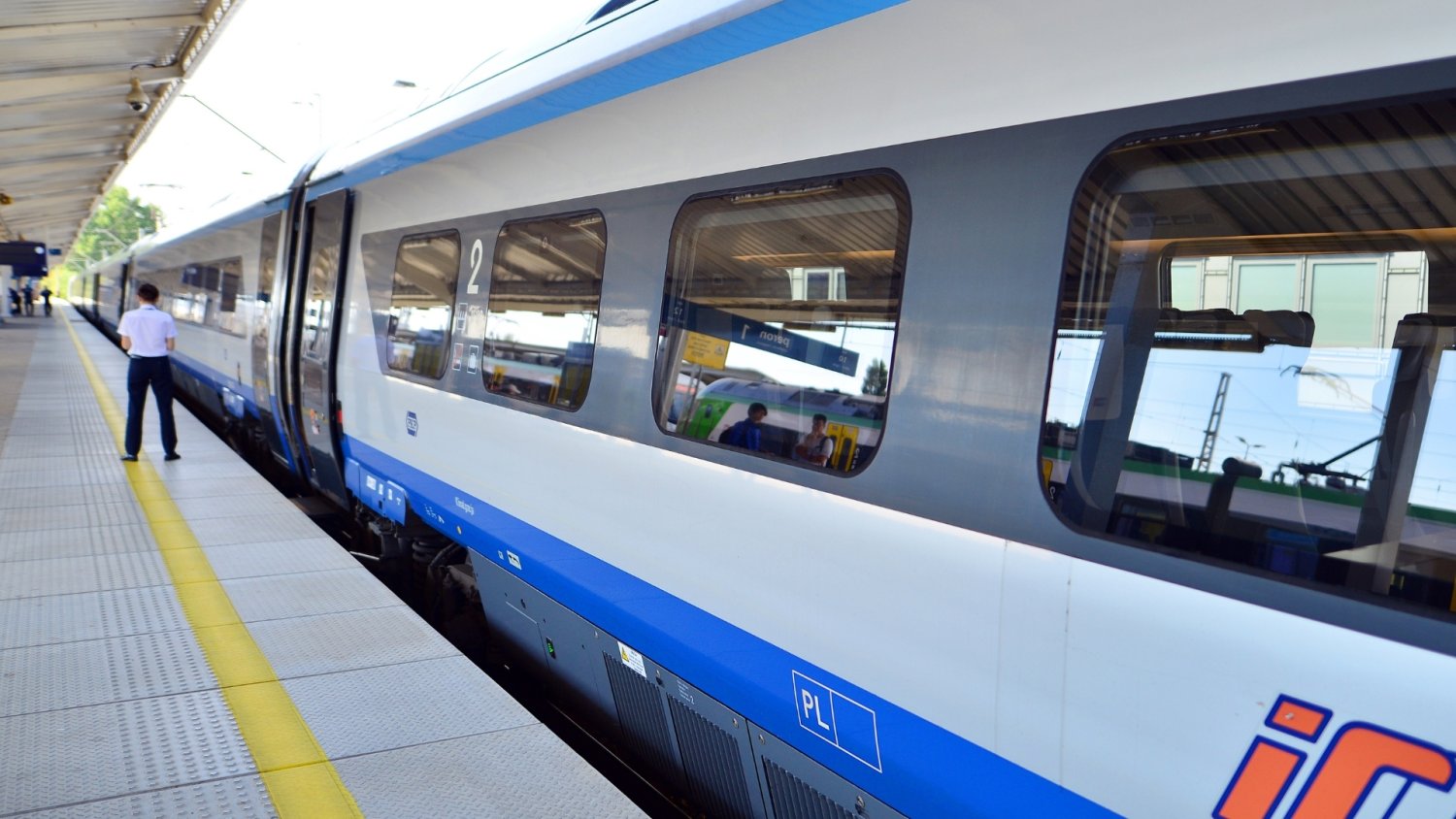 PKP Intercity ruszyło z wielką promocją. Wiemy, o ile taniej kupisz bilety