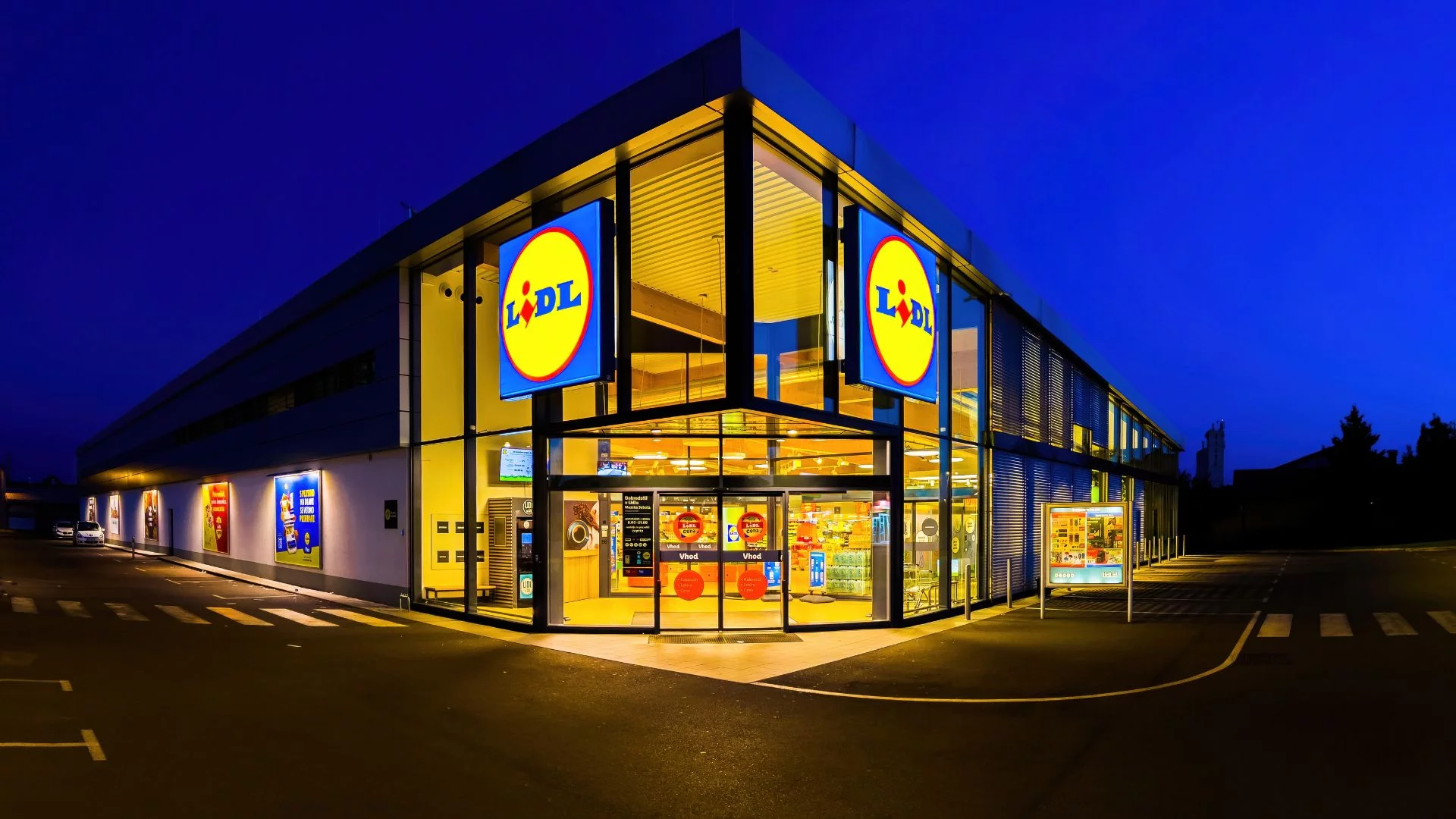 Lidl czynny całą dobę w wakacje. Zobacz, gdzie zrobisz zakupy o 3 w nocy