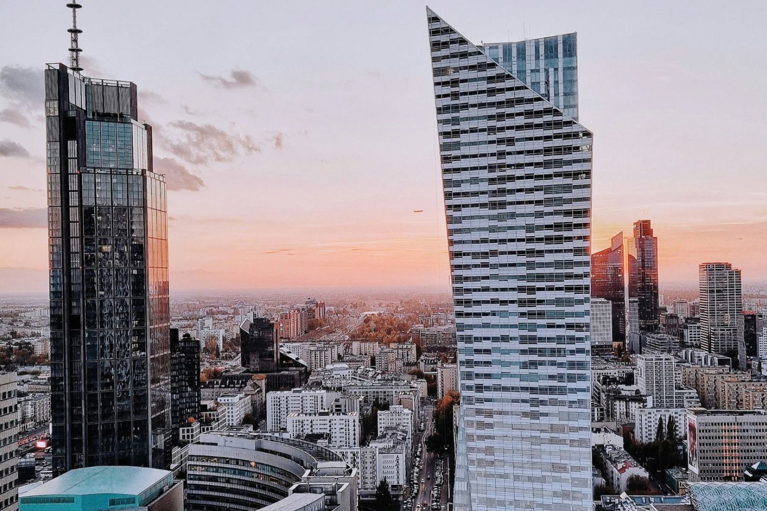 Wieżowce w centrum Warszawy.