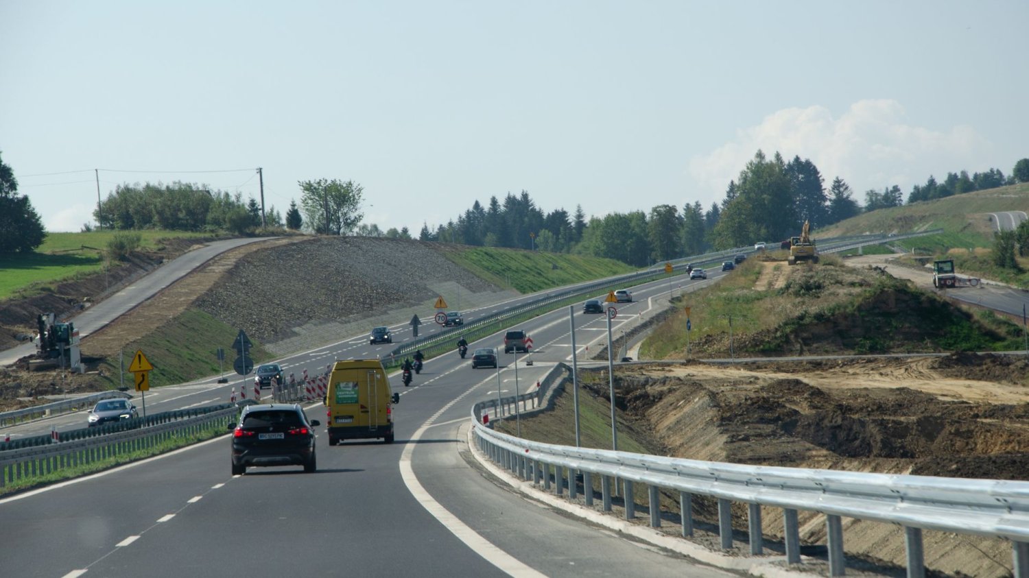 Zamknęli ważną ekspresówkę pod Poznaniem. Korki mogą potrwać aż do grudnia. samochody na ekspresowej drodze.