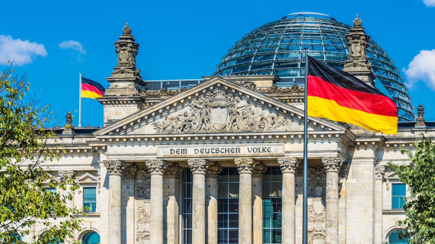 Bundestag pełen pochwał dla Polski. W relacjach nadal zgrzyta stary mechanizm Budynek Bundestag.